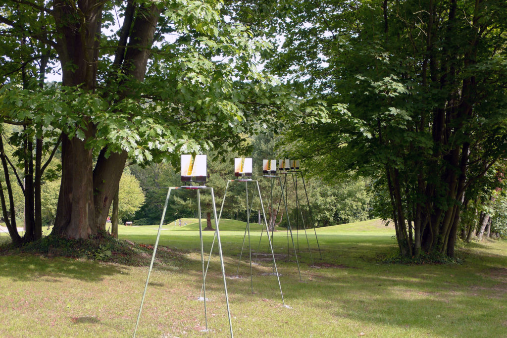 Pierre Courtois. Fore, Points de suspension –Sculptures in situ - Green Art Rougemont - Golf de Rougemont, Profondeville (BE) - 2017